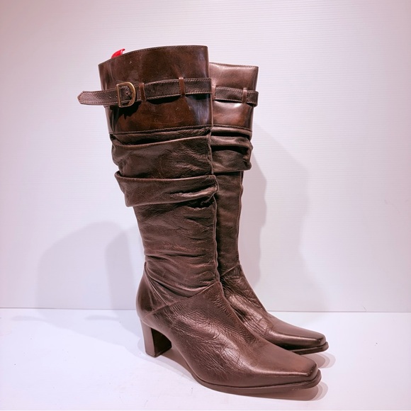 Vintage Brown Leather Heeled Boots with Buckle Detail - Picture 3 of 14